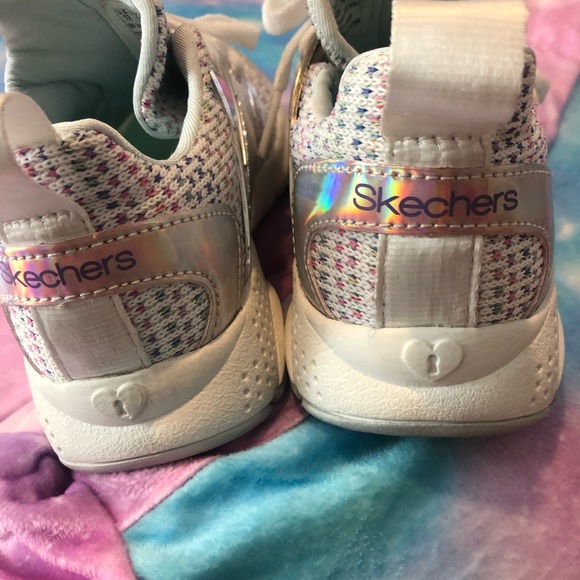 Little girls Skechers shoes - Picture 3 of 5